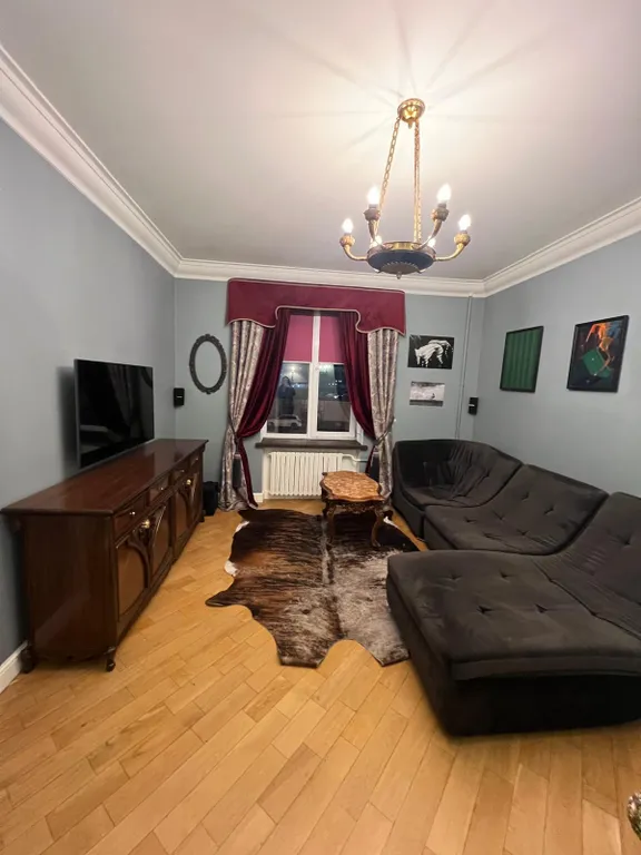 Квартира Трехкомнатная сталинка в центре — Минск