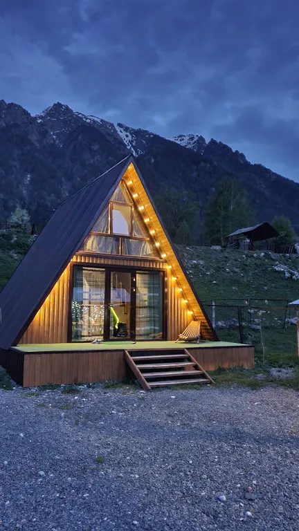 Коттедж Домик в стиле A-frame с видом на горы — аренда посуточно в Теберда