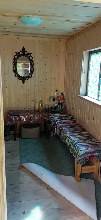 Дом рядом с озером