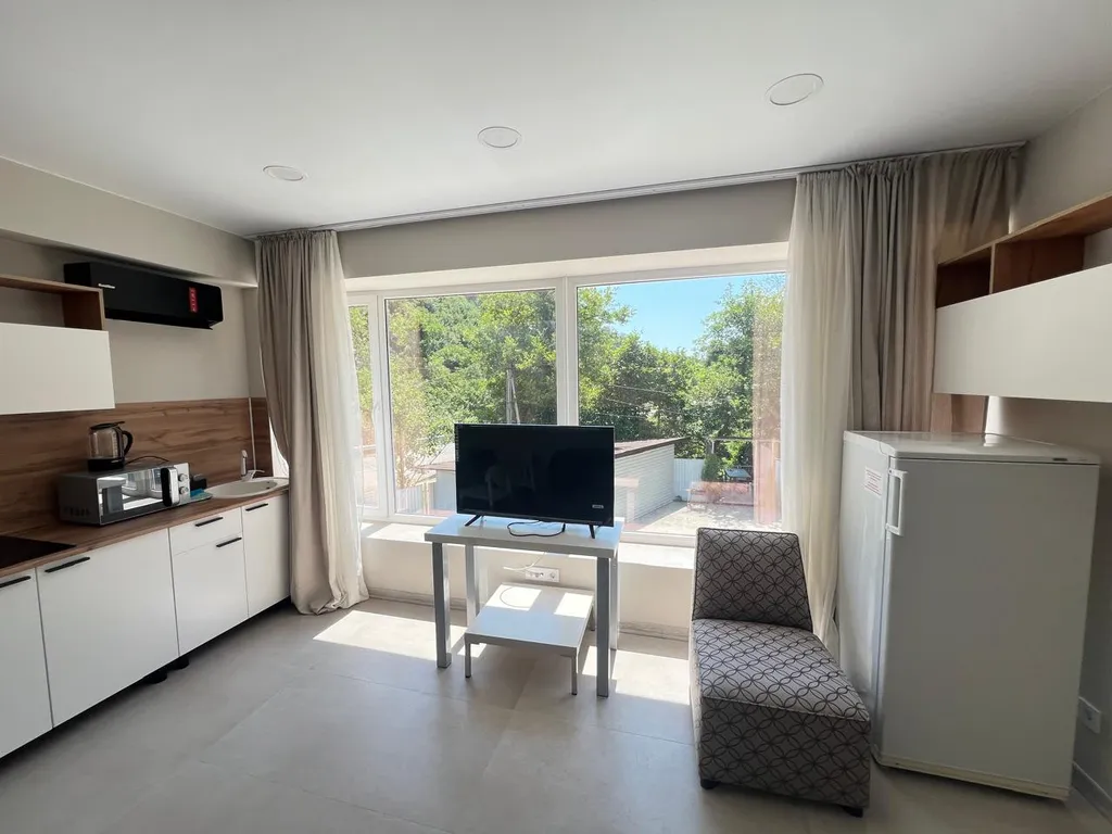 Квартира с бассейном на территории