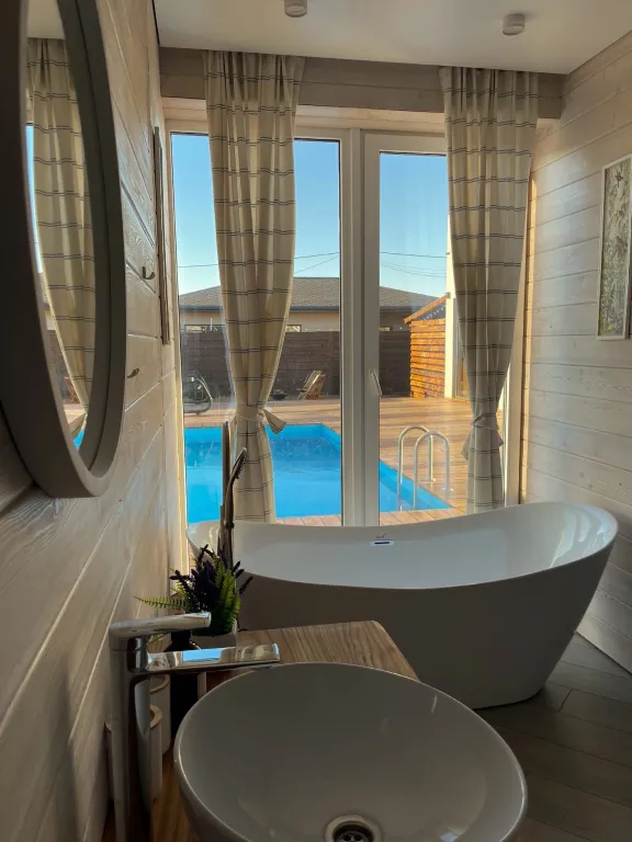 Уютный дом с русской баней из ольхи и тёплым бассейном