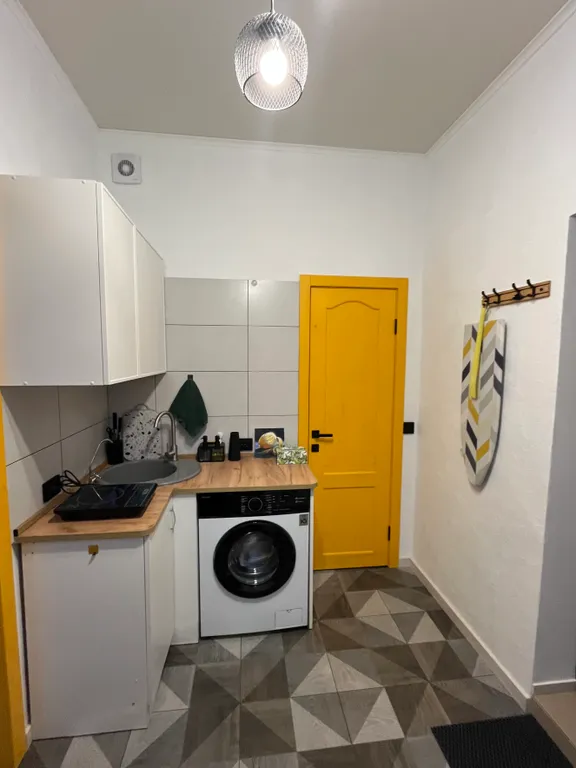 Желтая студия рядом с авто и жд вокзалом