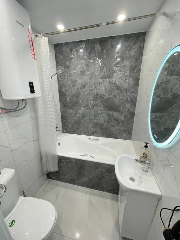 Центр, квартира на Суханова, 2 комнатная, 2 этаж