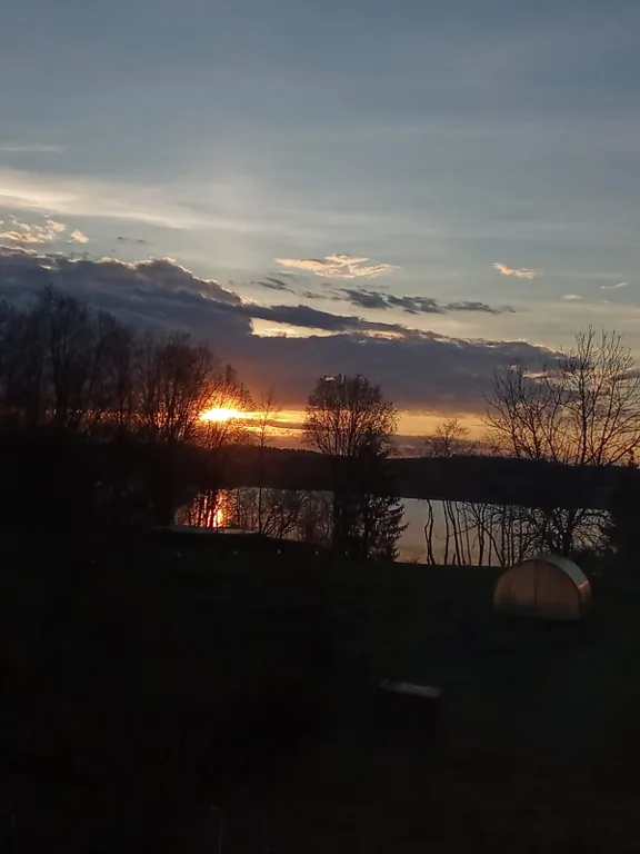 Домик с балконом