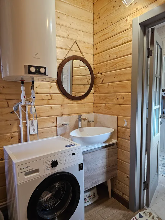 Уединенный дом в лесу