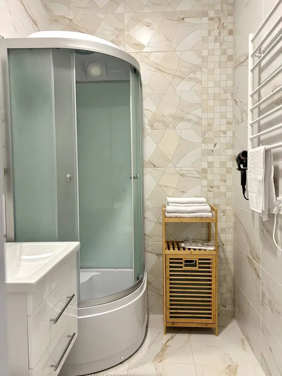 Квартира Апартаменты "AzurGarden" — Варваровка