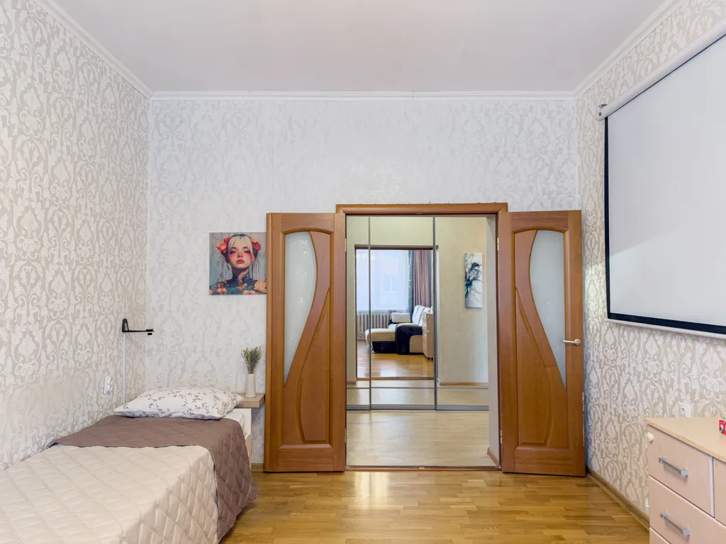 Евротрешка с подземной парковкой близко к центру