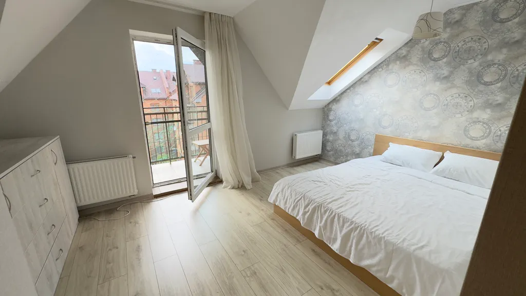 Просторная двухуровневая квартира в пяти минутах от моря — аренда посуточно в Пионерский