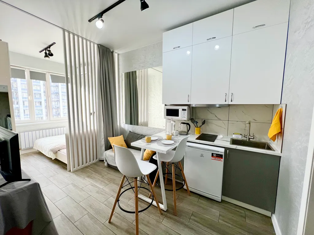 Квартира Светлая и уютная студия в центре города — аренда посуточно в Уфа