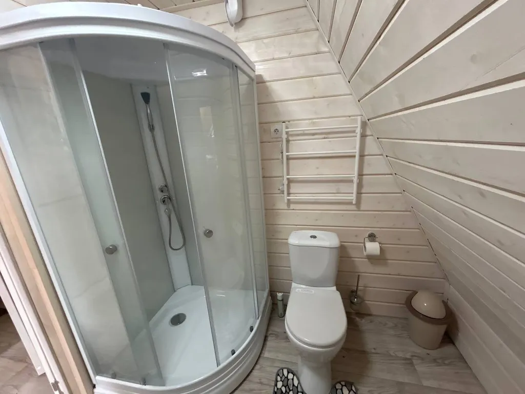 Дом с террасой и баней на дровах