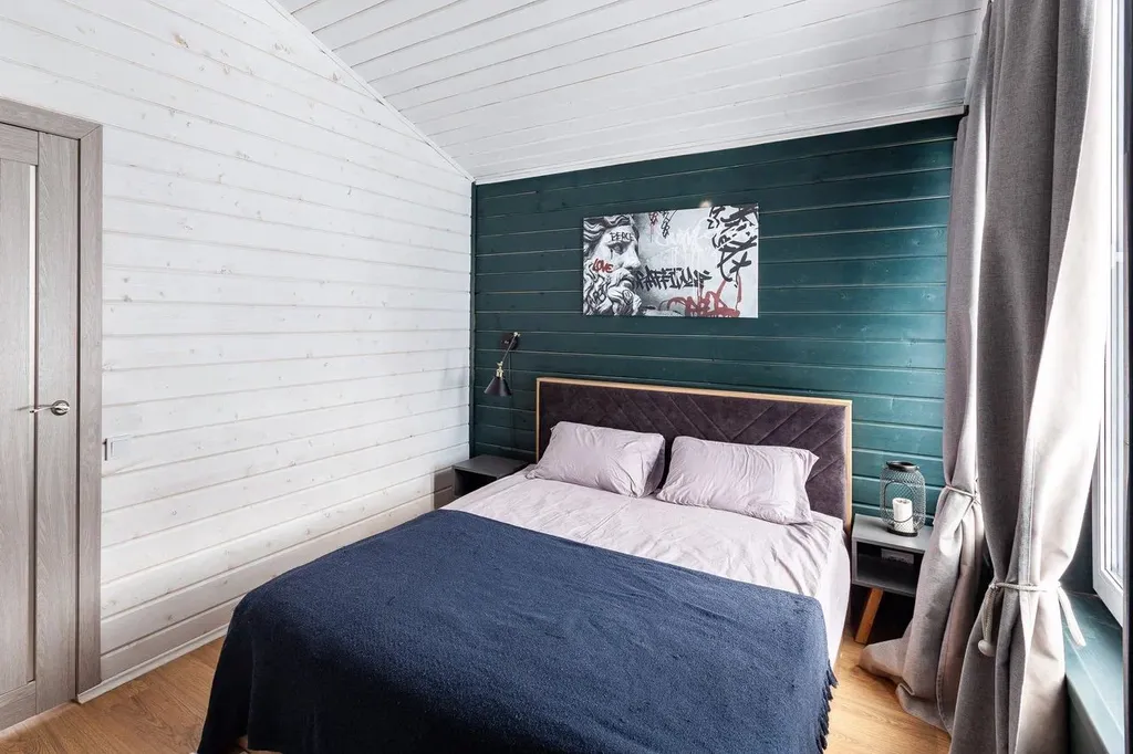 Современный дом с баней в лесу