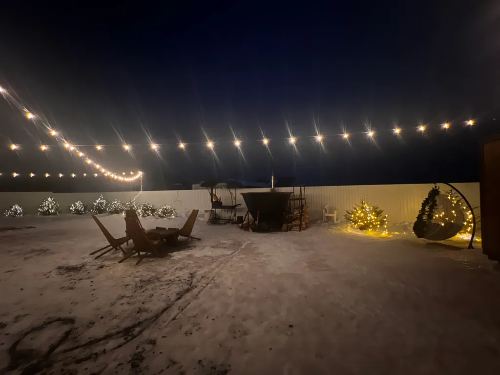 Уютный дом с видом на закат