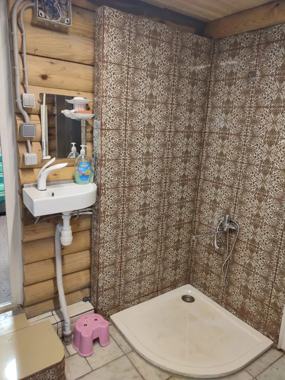 Дом с баней в лесу возле храма и озера