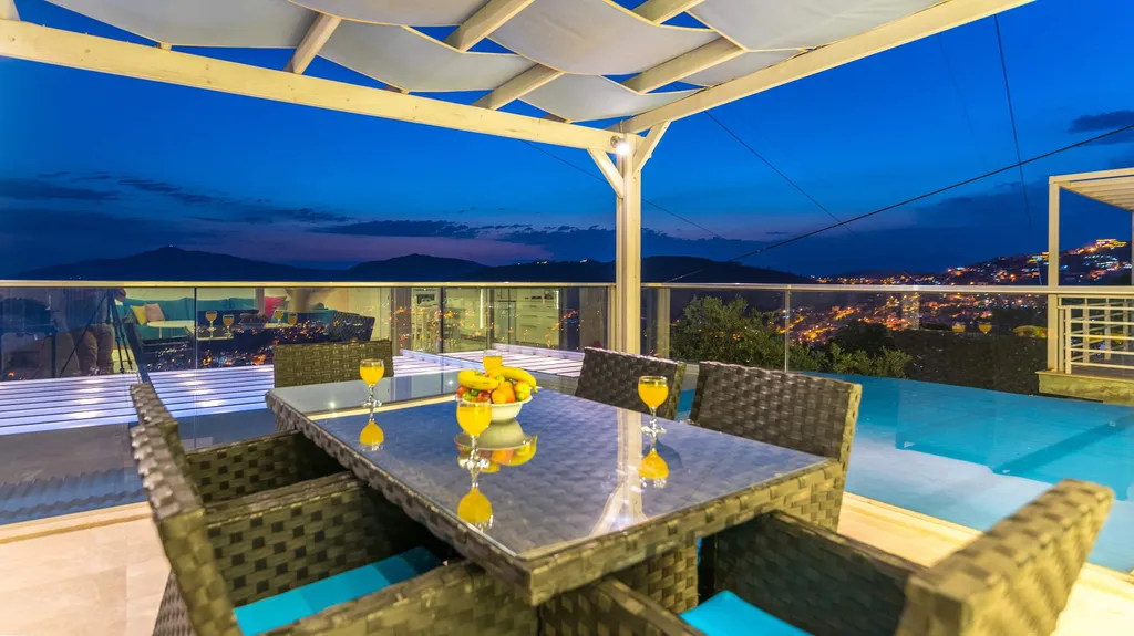 Вилла 466 с крытым бассейном с подогревом