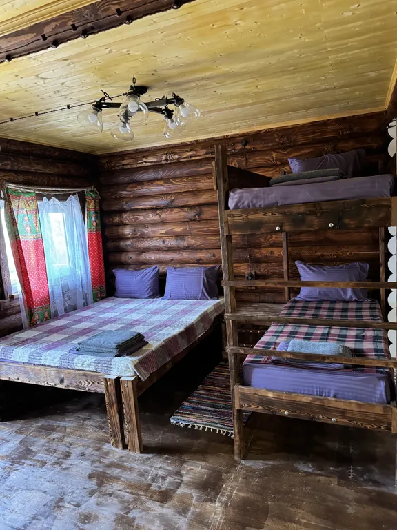 Двухэтажный сруб для большой компании