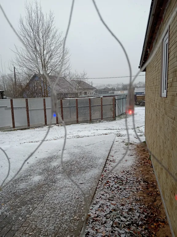 Тихий дом на берегу пруда