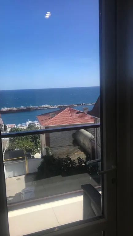 Апартаменты с бассейном на крыше дома