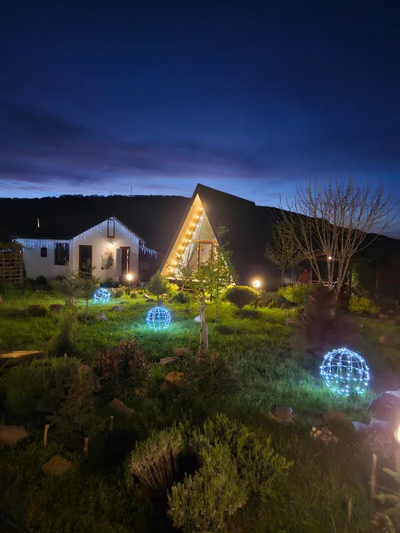 Домик треугольник на 4 человек