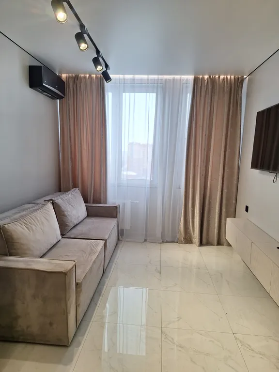 Современная двухкомнатная квартира (евротрешка) в центре города