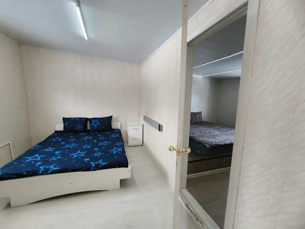 Комфортабельный 2-этажный дом с панорамным остеклением и русской баней