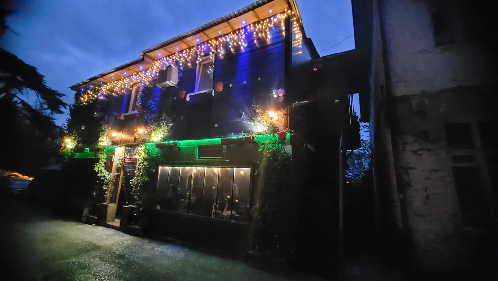 Не большой домик в самом центре Алупки возле Воронцовского пар