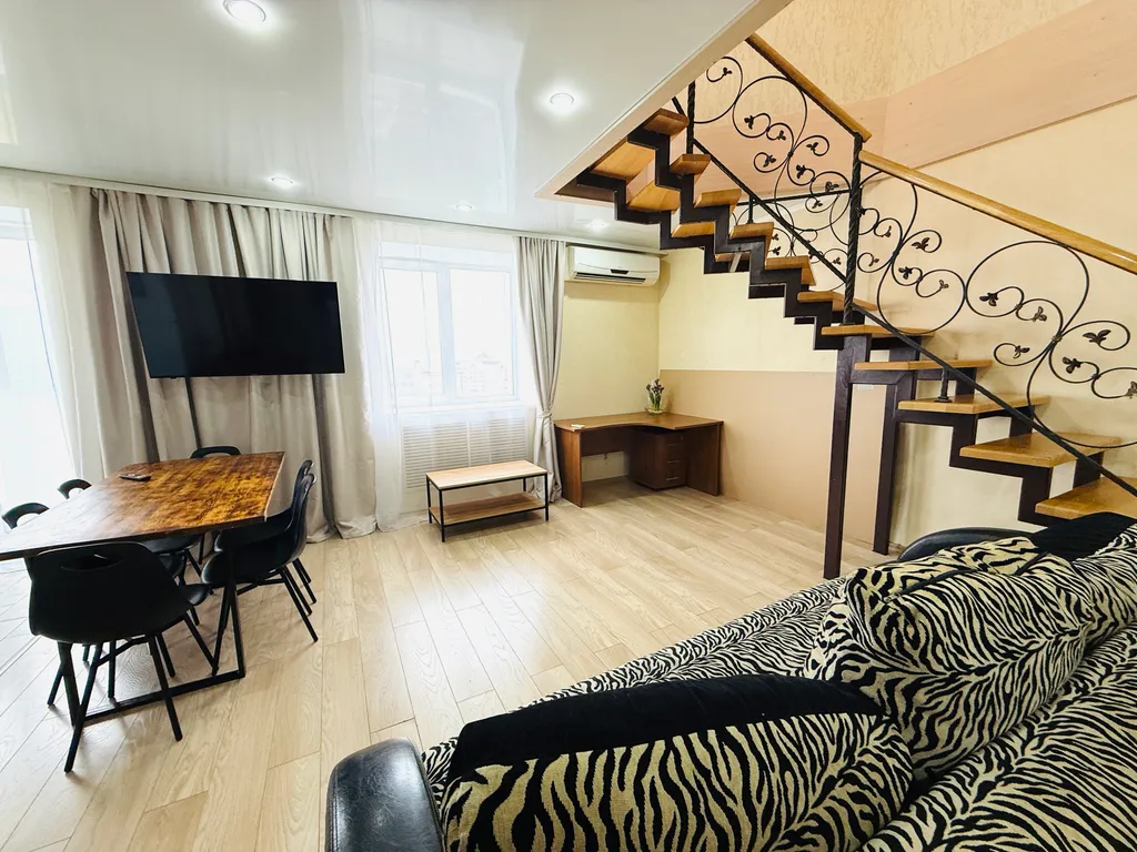 Квартира Пентхаус с дизайнерским исполнением в центре города — аренда посуточно в Брянск