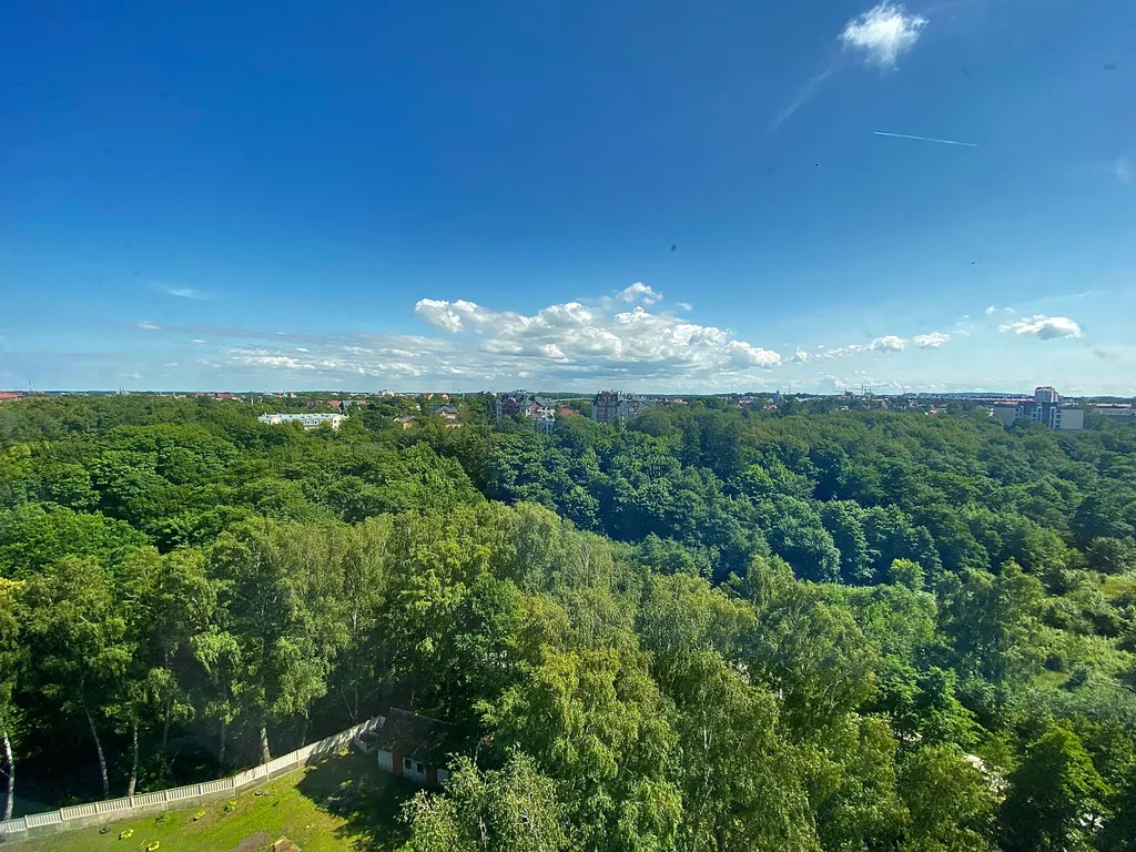 Двухуровневые просторные апартаменты с видом на море.