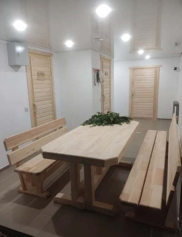 Дом у пруда, баня.