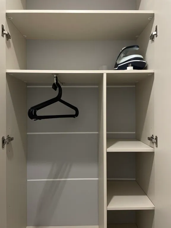 Стильная двушка с яркой кухней