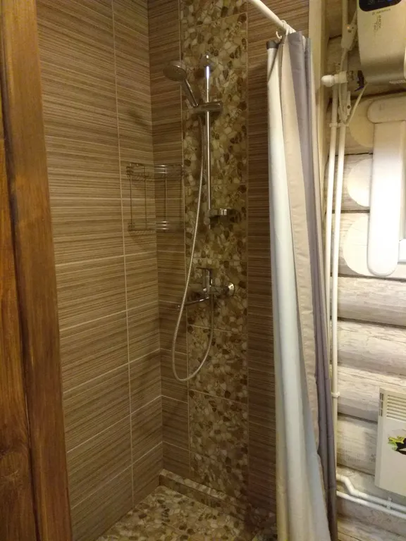 Уютный коттедж с балконом на шесть человек на берегу озера Селигер