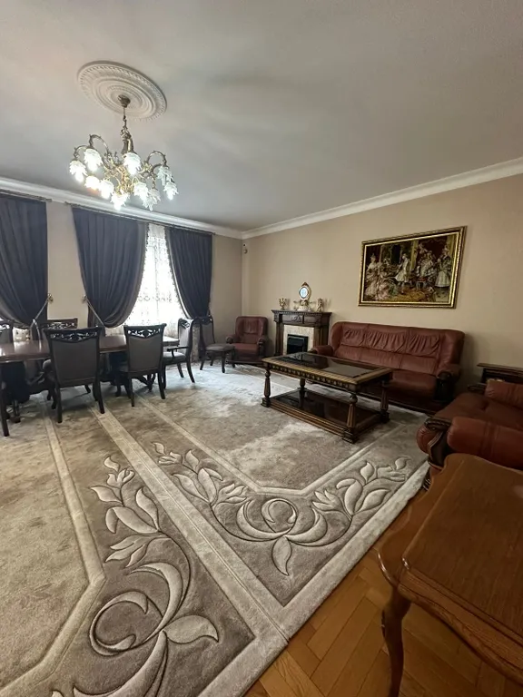 Гостиный уютный дом