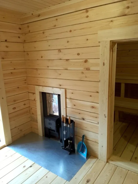 Уютный дом в лесу