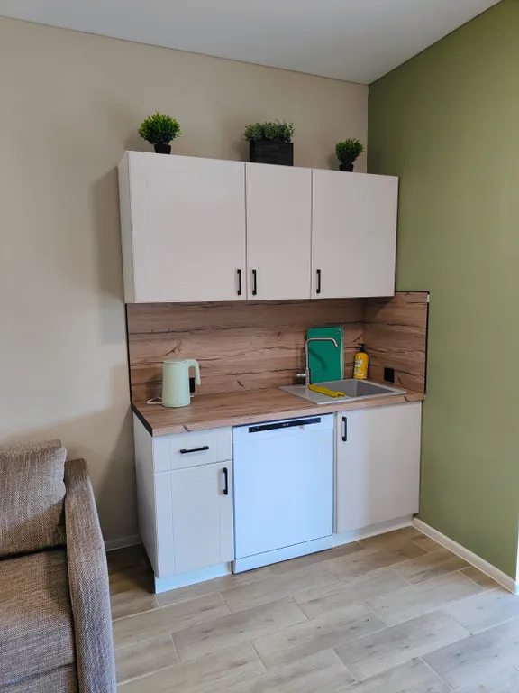 Уютный дом на берегу живописного озера