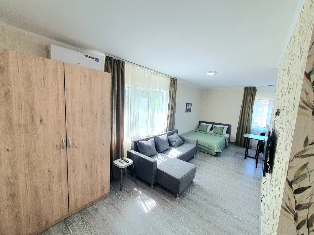 Квартира Квартира Уютная студия в тихом районе — Цемдолина