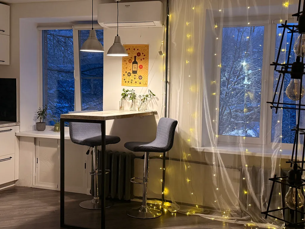 Уютная квартира-студия с отдельной спальней в самом центре города