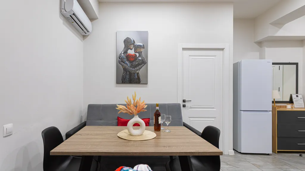 Маленькая квартира в новостройке в центре города