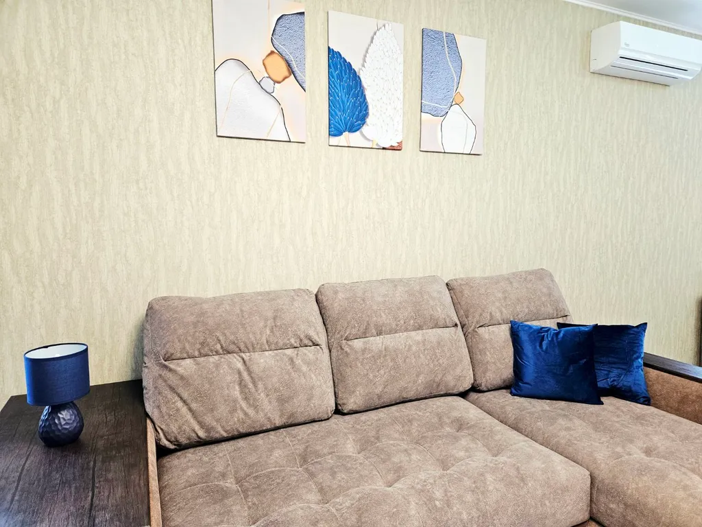 Двухкомнатная рядом с Театром кукол