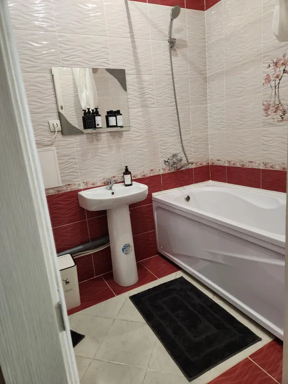 Уютная квартира в центре на берегу Иртыша