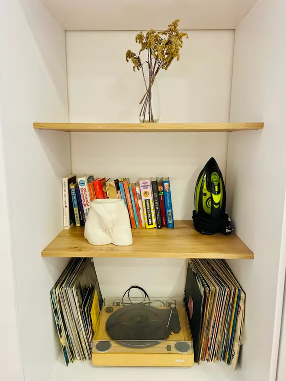 Уютная современная квартира с пластинками и хорошим вкусом