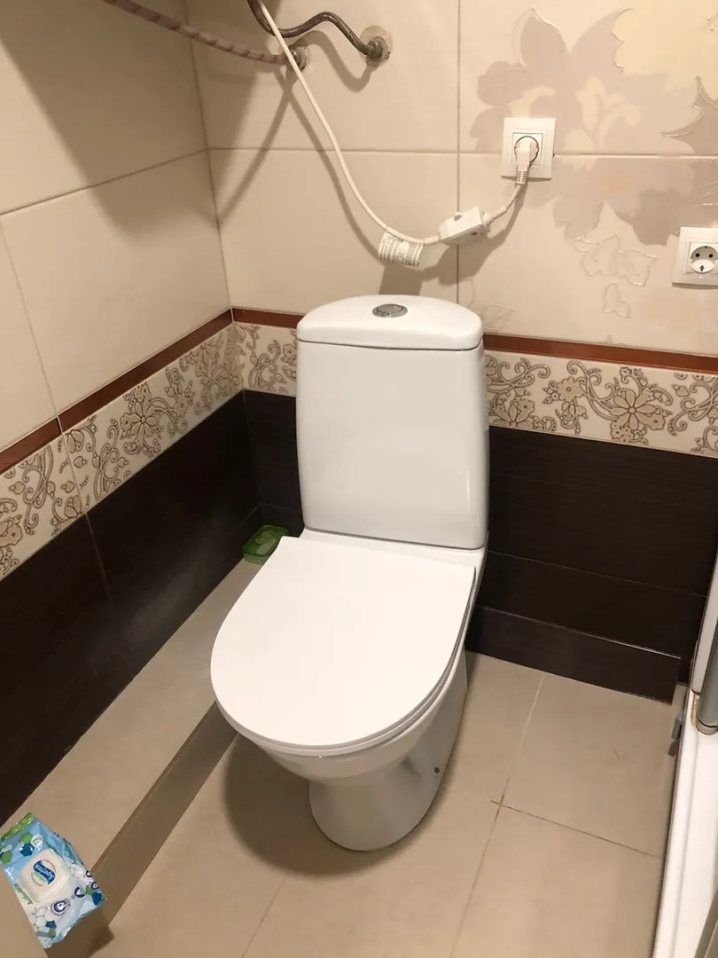 Туалет в  ванной  комнате