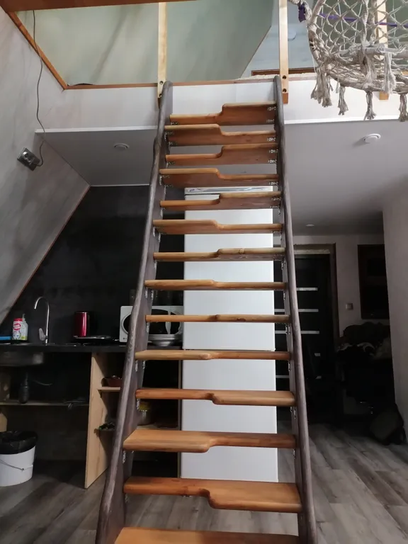 Коттедж Дом у живописного леса, на берегу ручья. — Ушакова