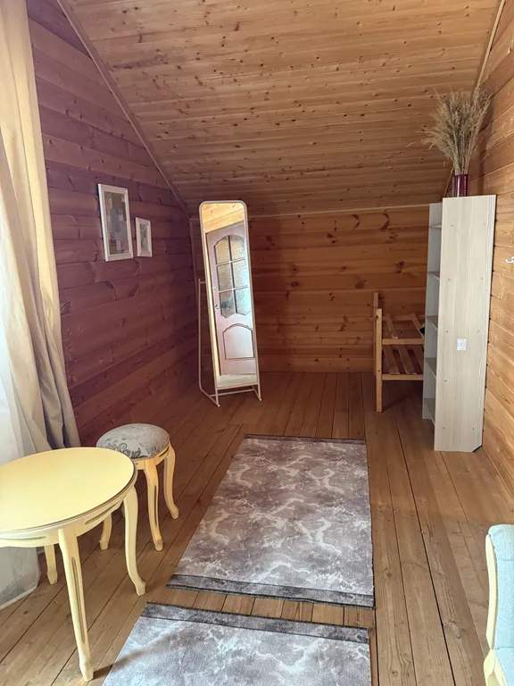 Уютный дом с пятью спальнями на берегу водохранилища