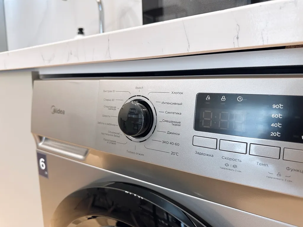 Просторный апартамент с видом на горы и море Crowne Plaza