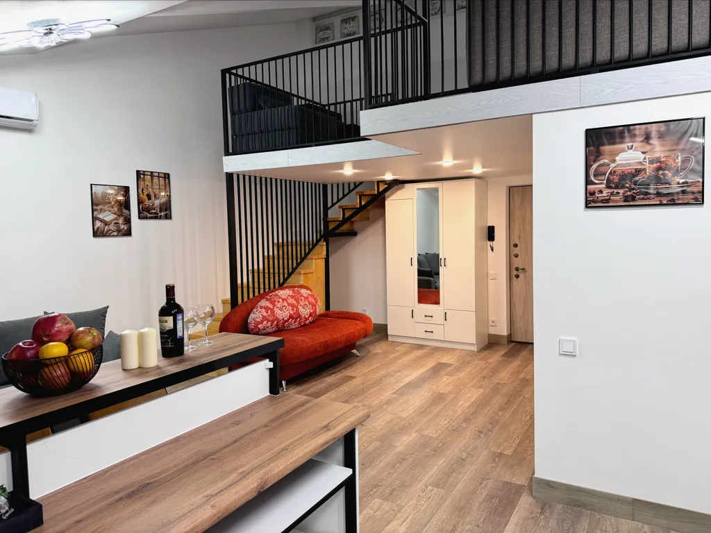 Комфортный двухуровневый апартамент в элитном комплексе