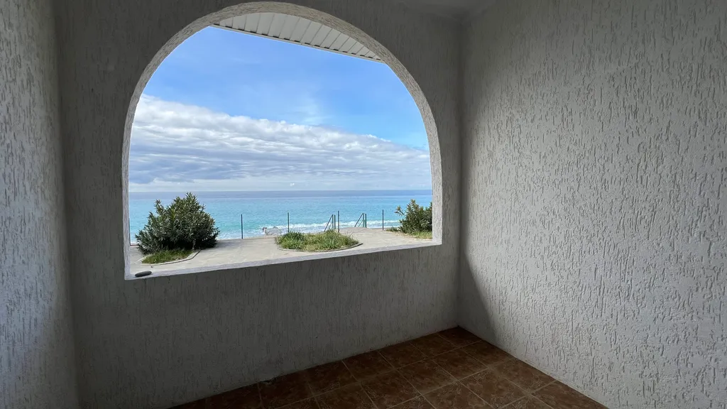 Квартира Квартира Трёхместный номер с видом на море — Гагра