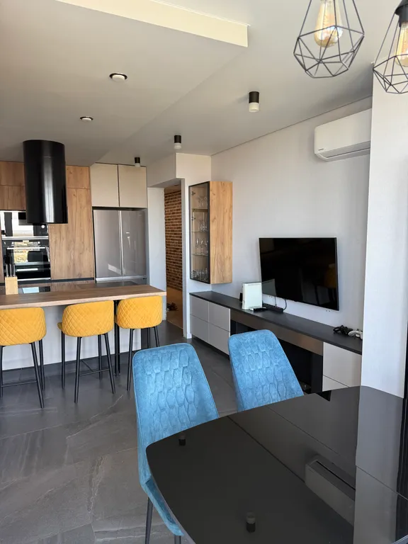 Уютная квартира с панорамными окнами