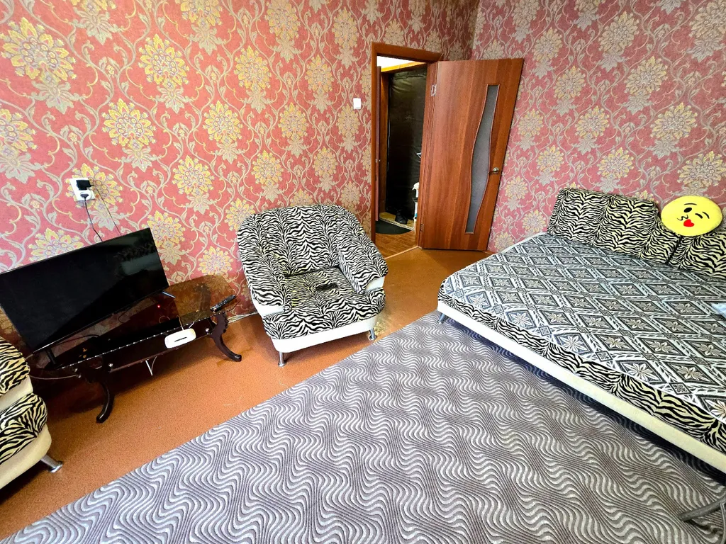 Однушечка возле линии в центре харьковской горы