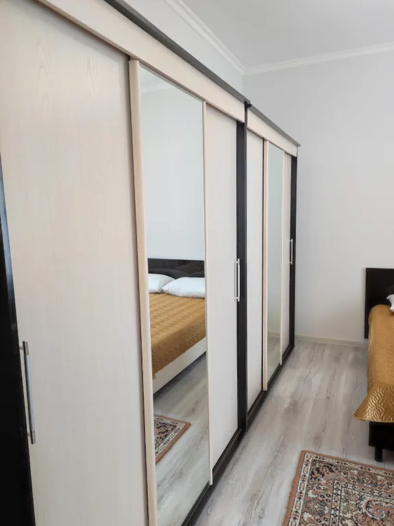 Первый этаж  дома с видом на горы и лес