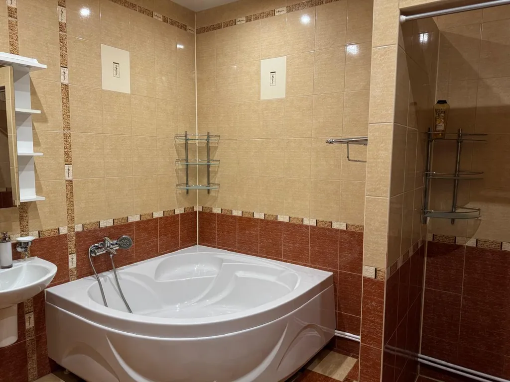 Просторный дом в шаговой доступности от Монрепо с сауной