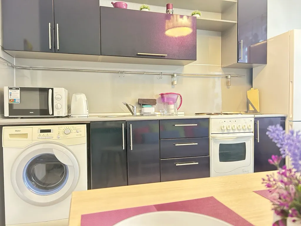 Евро двушка возле леса